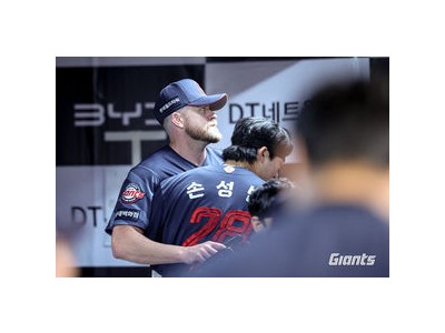 비슬리 전반기 마지막 등판에서 팀 승리 이끌어