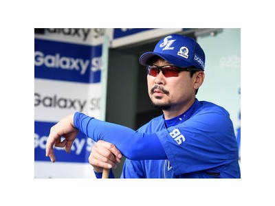김한수 야구 꿈나무 육성에 나서