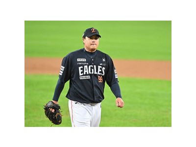 류현진 6597일 만에 포스트시즌 등판했지만 4회 빅이닝으로 아쉬움