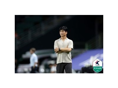 정정용 감독 전북 패배에 고개 숙여